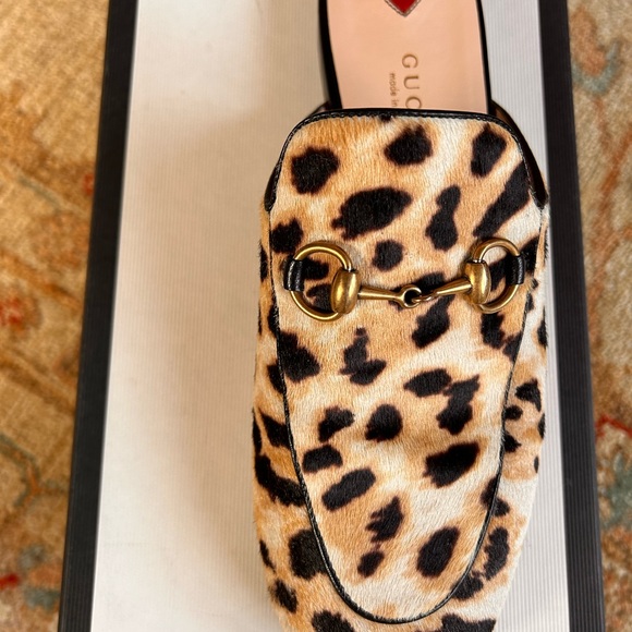 Gucci Leopard Print Pony Hair Slide Loafers size 36.5 Only worn a few times ♥️ - Picture 3 of 11